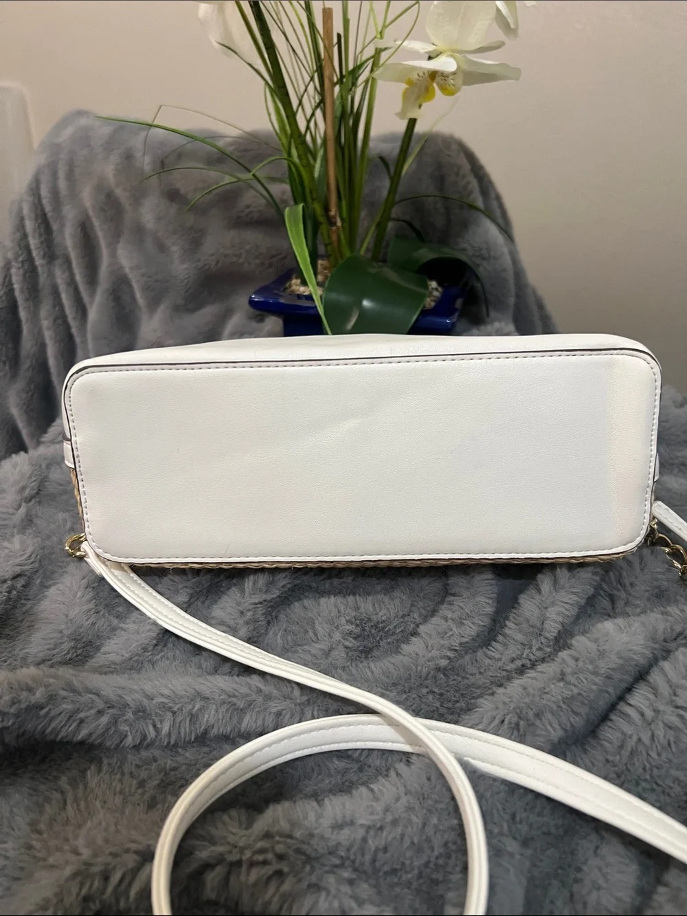 Nanette Lepore White Crossbody GUC retail $129